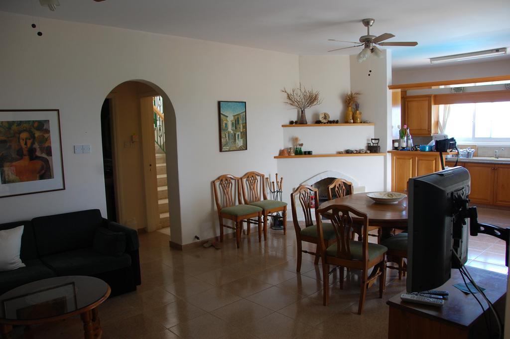 Villa Chrysanthia Polis Zimmer foto